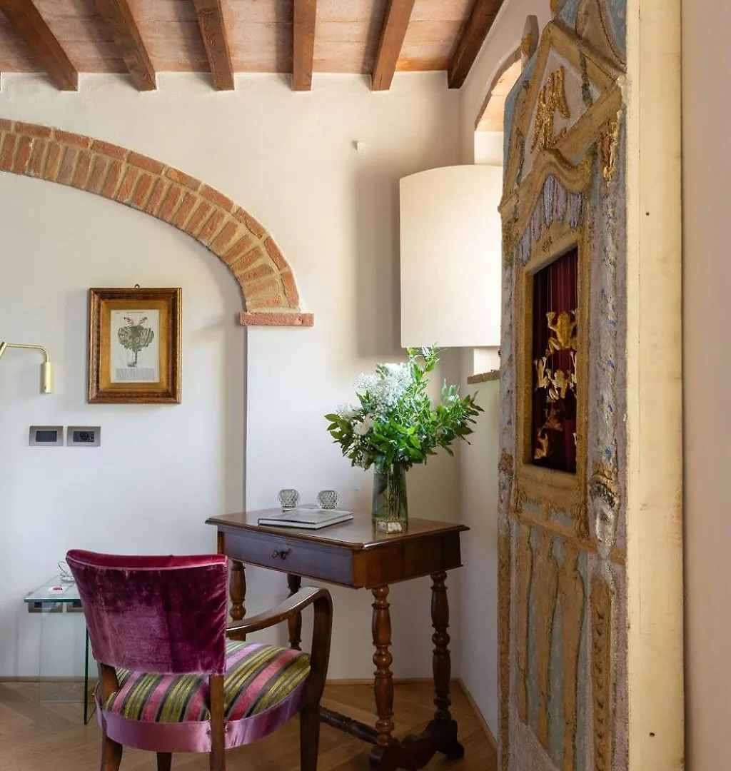Hotel La Moscadella Castelmuzio 3*,