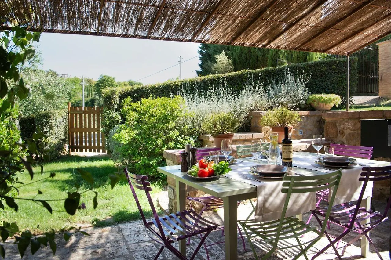 La Moscadella Hotel Castelmuzio 3*,  Italy